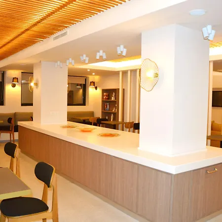 מלון Sellada 4*